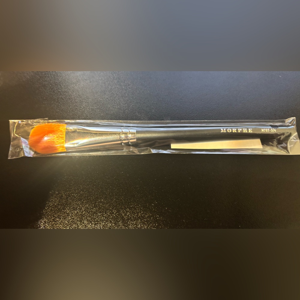 Morphe M707 - Oval Foundation Brush
